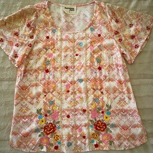‼️SALE-SALE-SALE‼️Beautiful embroidered pink, peach blouse/top/shirt, medium🌸❤️🌼